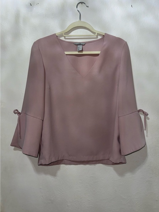 H&M Tops - H&M Dusty Rose V-Neck Bell Sleeve Blouse